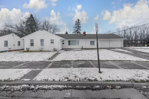 2560 Kenton St, Springfield, OH 45505