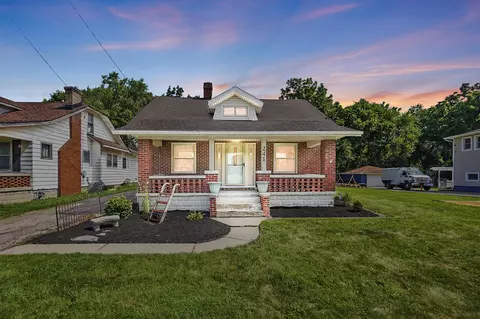 241 Community Dr, Dayton, OH 45404