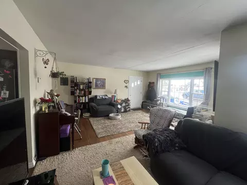 Living - 800 Dingman St, Sidney, OH 45365 photo 4 of 6