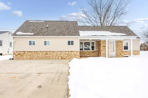 424 Hoopengarner St, Wapakoneta, OH 45895