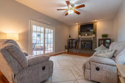 Living - 1252 Spruce Ave, Sidney, OH 45365 photo 3 of 5