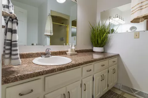 Bath - 1252 Spruce Ave, Sidney, OH 45365 photo 2 of 3