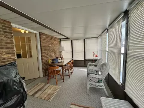 Exterior - 1136 Foxboro Rd, Springfield, OH 45503 photo 4 of 7