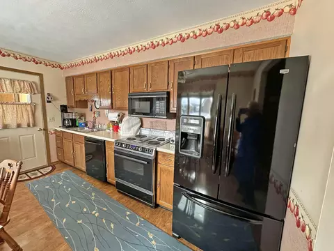 Kitchen - 1136 Foxboro Rd, Springfield, OH 45503 photo 2 of 4
