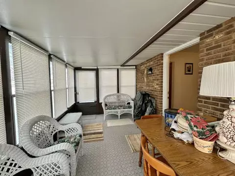 Exterior - 1136 Foxboro Rd, Springfield, OH 45503 photo 2 of 7