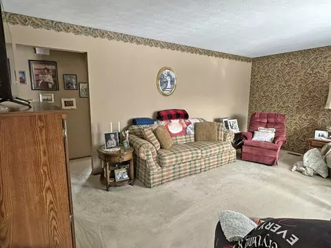 Living - 1136 Foxboro Rd, Springfield, OH 45503 photo 2 of 3