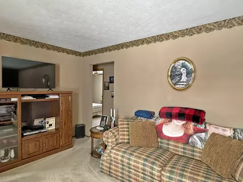Living - 1136 Foxboro Rd, Springfield, OH 45503 photo 3 of 3