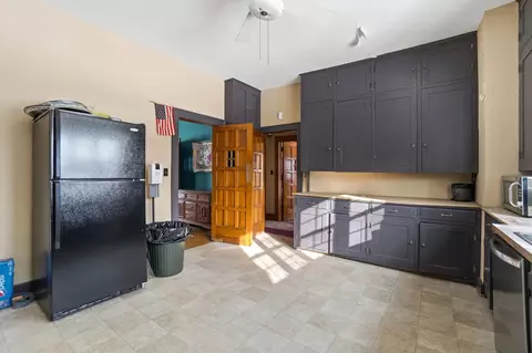 Kitchen - 825 E Mccreight Ave, Springfield, OH 45503 photo 4 of 4
