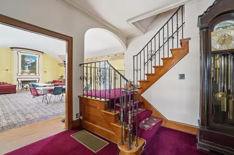 Entry Way - 825 E Mccreight Ave, Springfield, OH 45503 photo 6 of 8