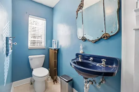 Bath - 825 E Mccreight Ave, Springfield, OH 45503 photo 1 of 4