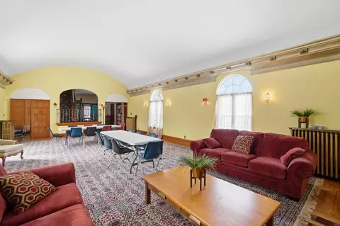 Living - 825 E Mccreight Ave, Springfield, OH 45503 photo 4 of 5