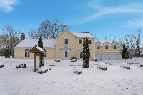 Exterior - 825 E Mccreight Ave, Springfield, OH 45503 photo 2 of 8