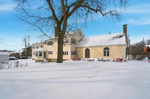 Exterior - 825 E Mccreight Ave, Springfield, OH 45503 photo 6 of 8