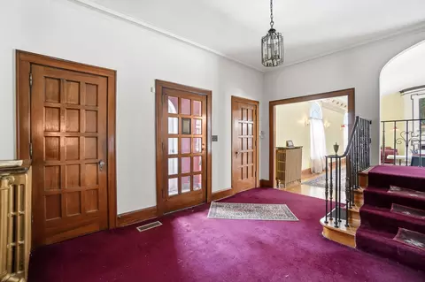Entry Way - 825 E Mccreight Ave, Springfield, OH 45503 photo 1 of 8