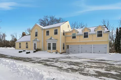 Exterior - 825 E Mccreight Ave, Springfield, OH 45503 photo 4 of 8