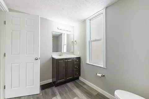 Bath - 306 N Western Ave, Springfield, OH 45504 photo 2 of 2