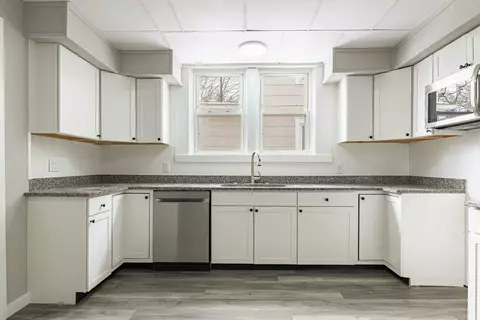 Kitchen - 306 N Western Ave, Springfield, OH 45504 photo 2 of 3
