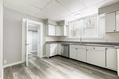 Kitchen - 306 N Western Ave, Springfield, OH 45504 photo 1 of 3