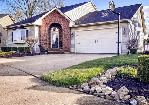 136 Village Green Dr, Sidney, OH 45365