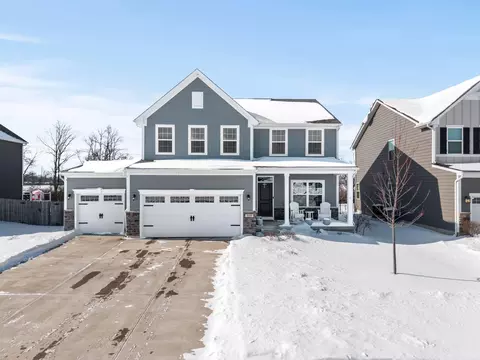 899 Cedar Grove Dr, Tipp City, OH 45371