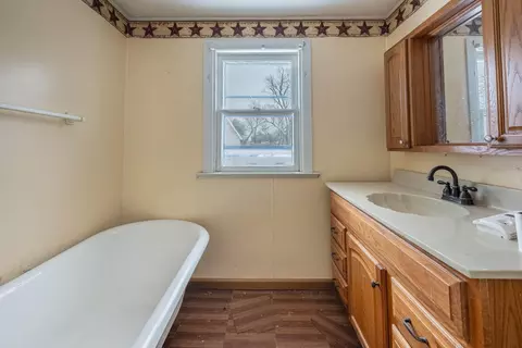 Bath - 262 Raffensperger Ave, Springfield, OH 45505 photo 1 of 1