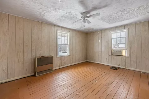 Bedroom - 262 Raffensperger Ave, Springfield, OH 45505 photo 4 of 5