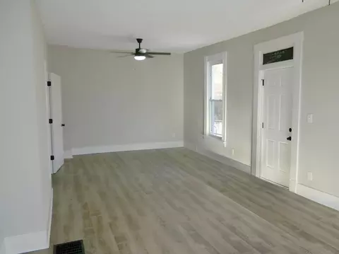 Living - 802 Warder St, Springfield, OH 45503 photo 3 of 4