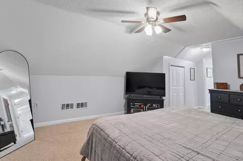 Bedroom - 720 W Harding Rd, Springfield, OH 45504 photo 4 of 10