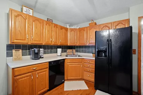 Kitchen - 720 W Harding Rd, Springfield, OH 45504 photo 3 of 5