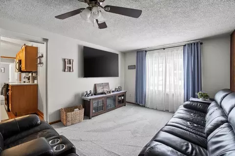 Living - 720 W Harding Rd, Springfield, OH 45504 photo 1 of 2