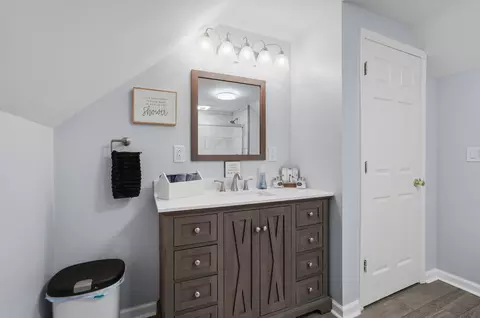 Bath - 720 W Harding Rd, Springfield, OH 45504 photo 6 of 6