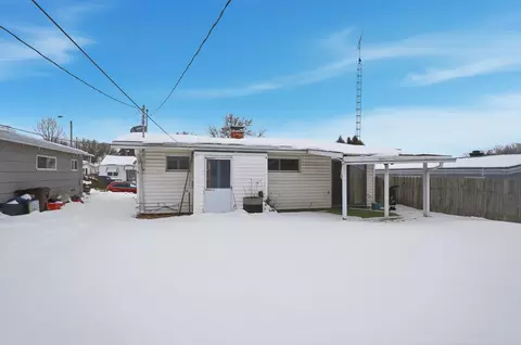 Exterior - 1823 Rutland Ave, Springfield, OH 45505 photo 5 of 9