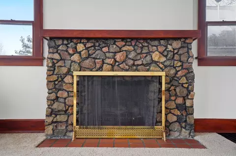 Living - 525 S Light St, Springfield, OH 45506 photo 6 of 8