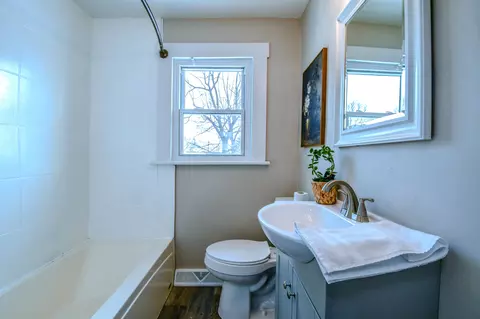 Bath - 518 Rauth St, Sidney, OH 45365 photo 2 of 2