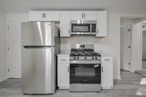 Kitchen - 1705 Magnolia Blvd, Springfield, OH 45503 photo 3 of 5