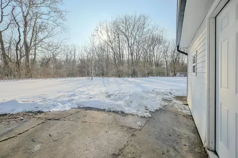 Exterior - 1705 Magnolia Blvd, Springfield, OH 45503 photo 2 of 3