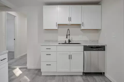 Kitchen - 1705 Magnolia Blvd, Springfield, OH 45503 photo 2 of 5