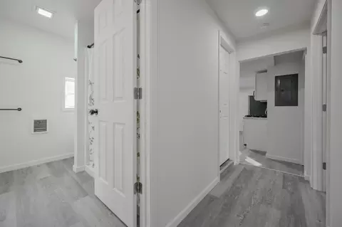Entry Way - 1705 Magnolia Blvd, Springfield, OH 45503 photo 3 of 4