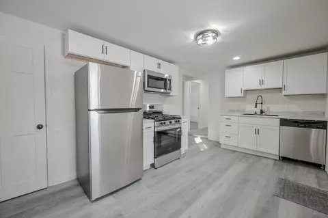 Kitchen - 1705 Magnolia Blvd, Springfield, OH 45503 photo 1 of 5