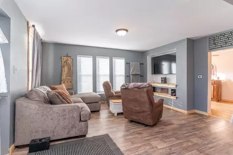 Living - 205 N Koke St, De Graff, OH 43318 photo 1 of 4