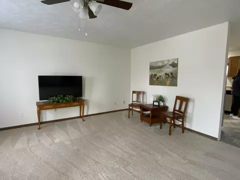 Living - 11571 Mohawk Path, Lakeview, OH 43331 photo 4 of 5