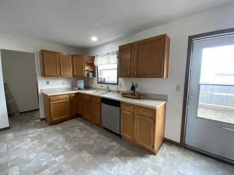 Kitchen - 11571 Mohawk Path, Lakeview, OH 43331 photo 1 of 2