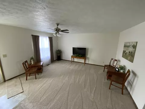 Living - 11571 Mohawk Path, Lakeview, OH 43331 photo 2 of 5