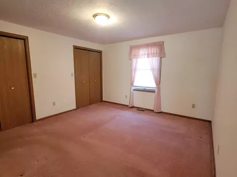 Bedroom - 4256 Midfield St, Springfield, OH 45503 photo 1 of 2