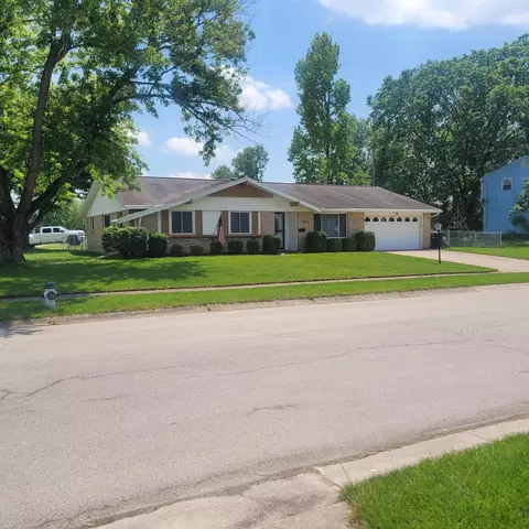 440 Katy Ln, Englewood, OH 45322