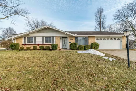 440 Katy Ln, Englewood, OH 45322