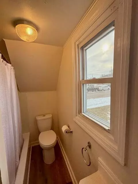 Bath - 1866 Maiden Ln, Springfield, OH 45504 photo 1 of 3