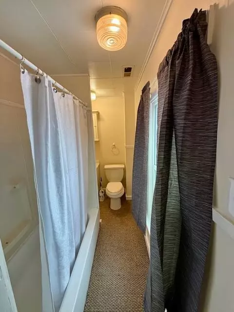 Bath - 1866 Maiden Ln, Springfield, OH 45504 photo 3 of 3