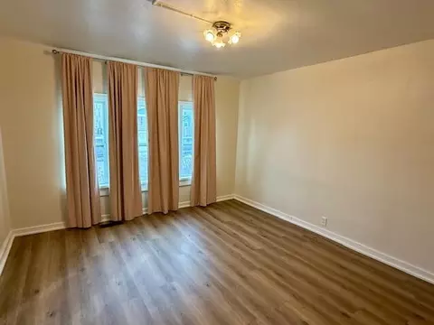 Living - 1866 Maiden Ln, Springfield, OH 45504 photo 1 of 4