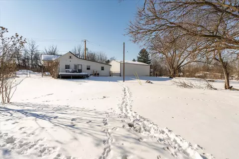 Exterior - 2332 Villa Rd, Springfield, OH 45503 photo 2 of 12